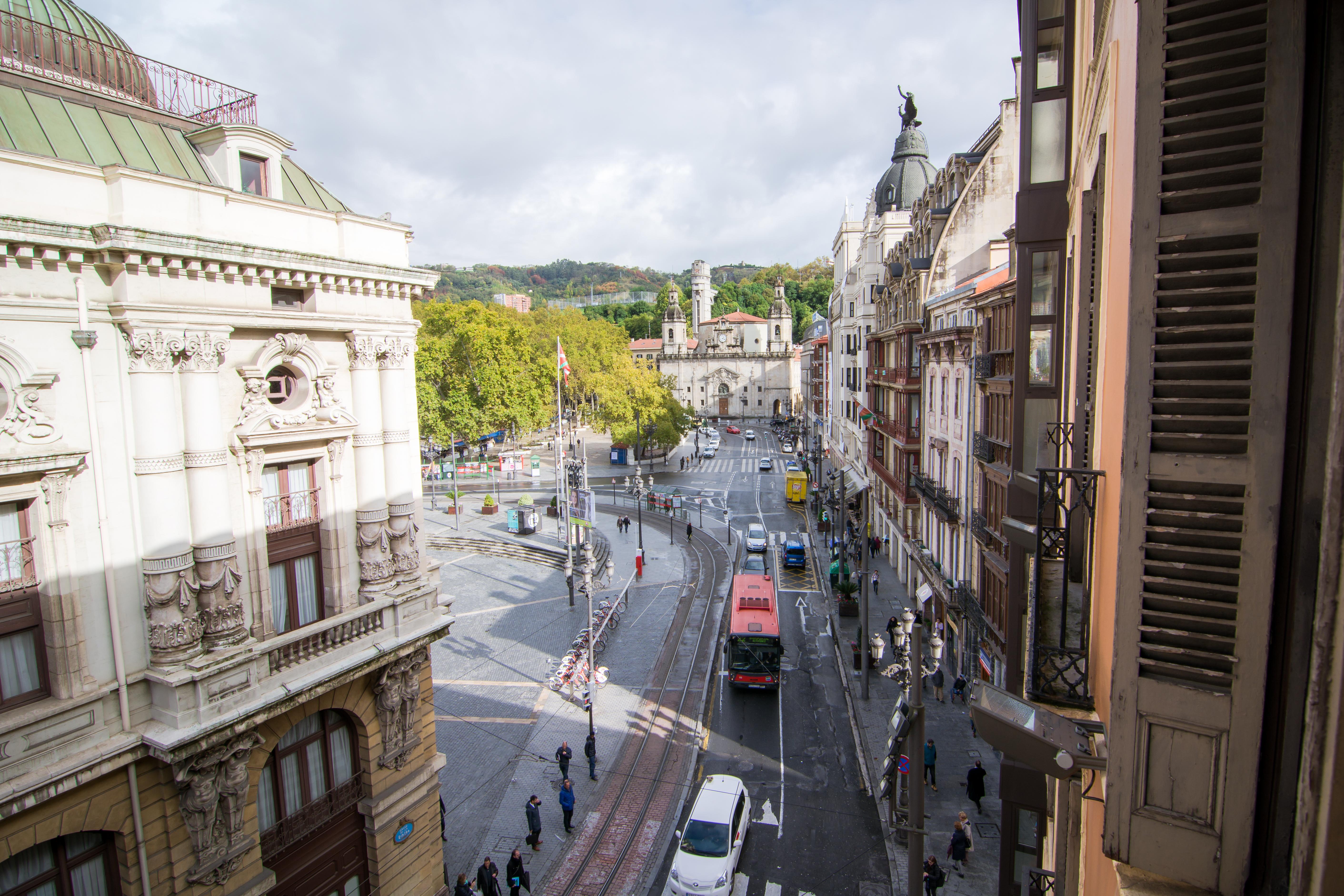 Petit Palace Arana Bilbao Hotel Bagian luar foto