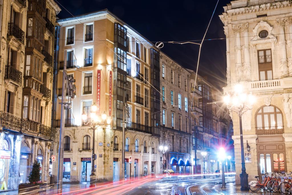 Petit Palace Arana Bilbao Hotel Bagian luar foto