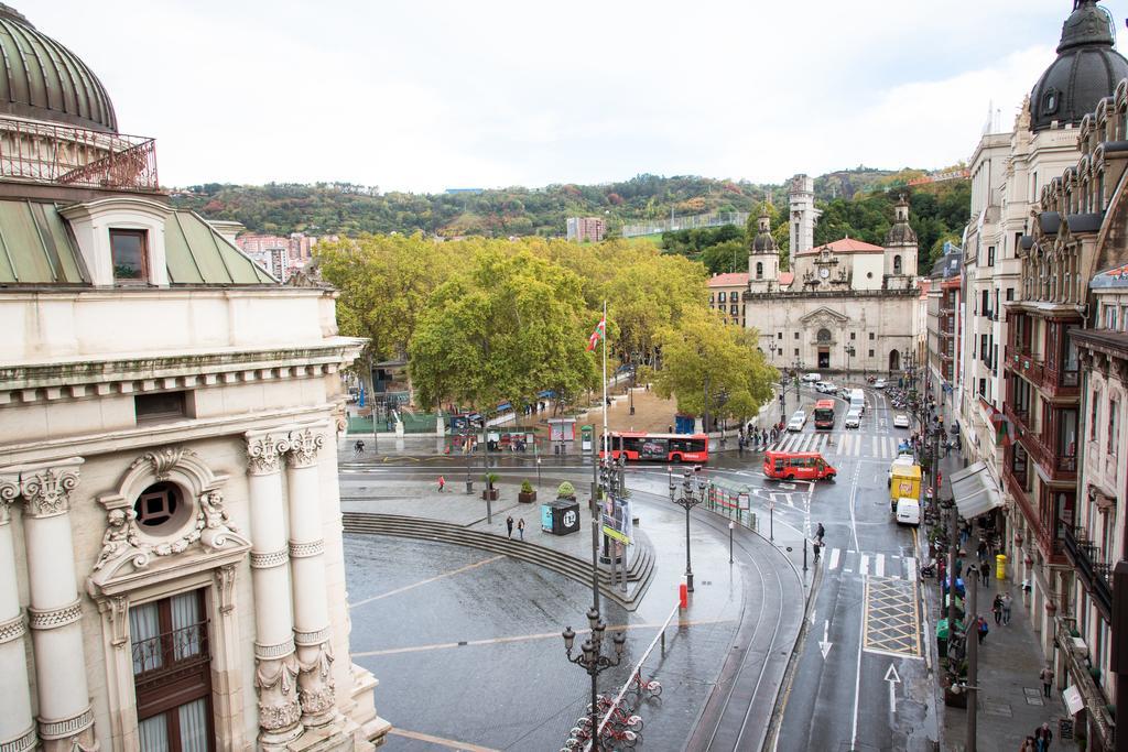 Petit Palace Arana Bilbao Hotel Bagian luar foto